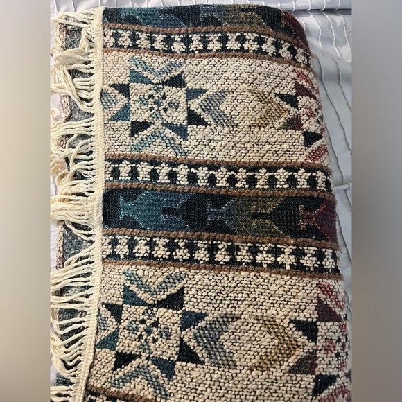 Large Vtg Oval Woven Knit Blanket Rug Fringe Multicolor Southwestern 112" X 58" - Picture 2 of 9